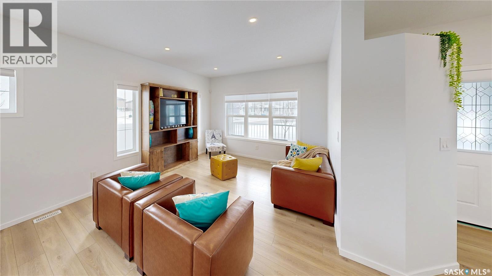 3100 Crosbie Crescent, Regina, Saskatchewan  S4V 3S2 - Photo 3 - SK032563