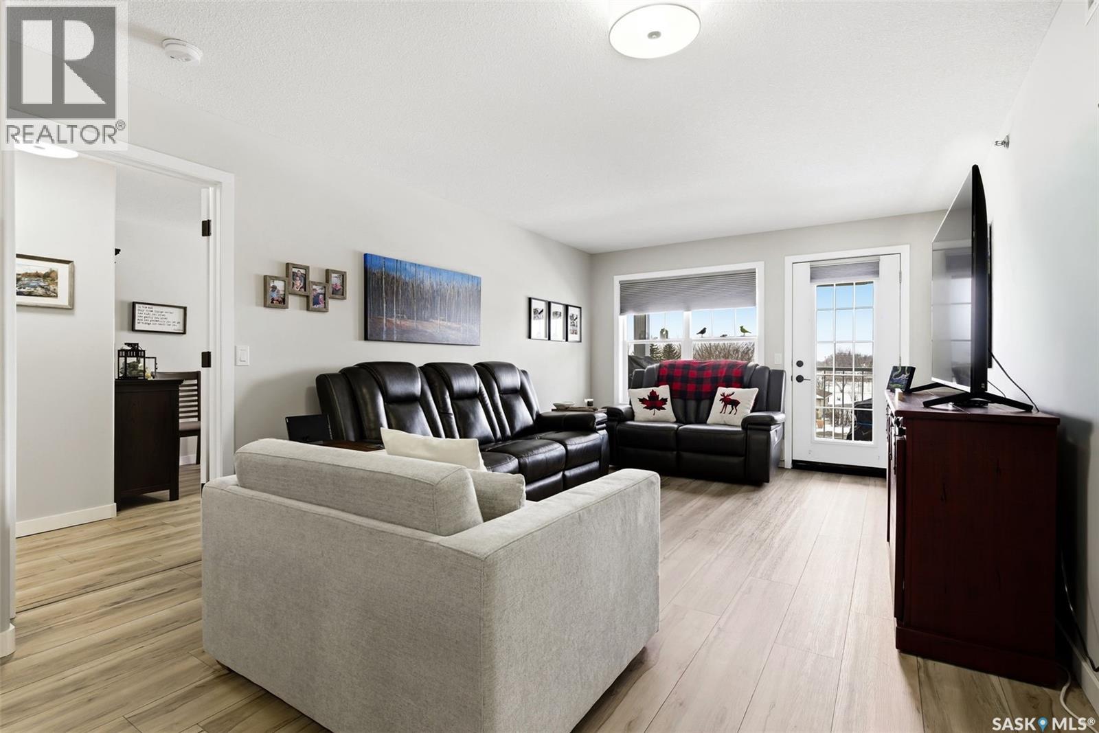 303 100 5th Avenue, Regina Beach, Saskatchewan  S0G 4C0 - Photo 2 - SK032561