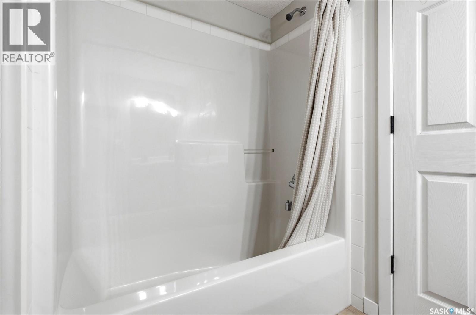 303 100 5th Avenue, Regina Beach, Saskatchewan  S0G 4C0 - Photo 21 - SK032561