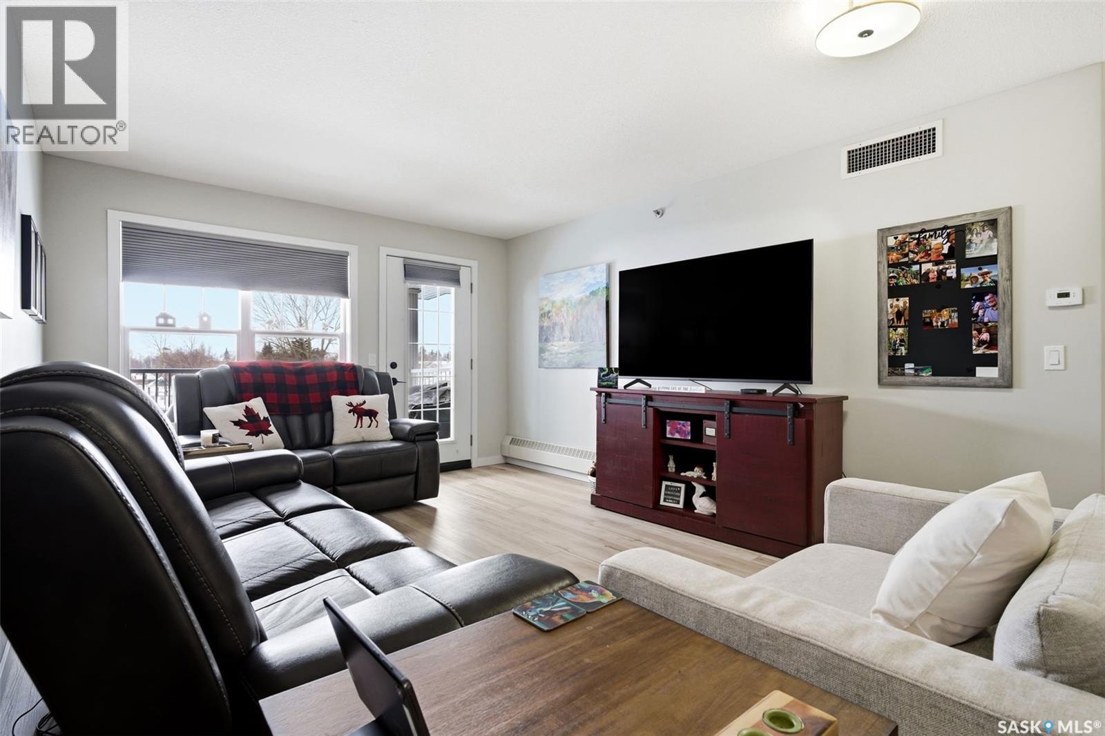 303 100 5th Avenue, Regina Beach, Saskatchewan  S0G 4C0 - Photo 3 - SK032561