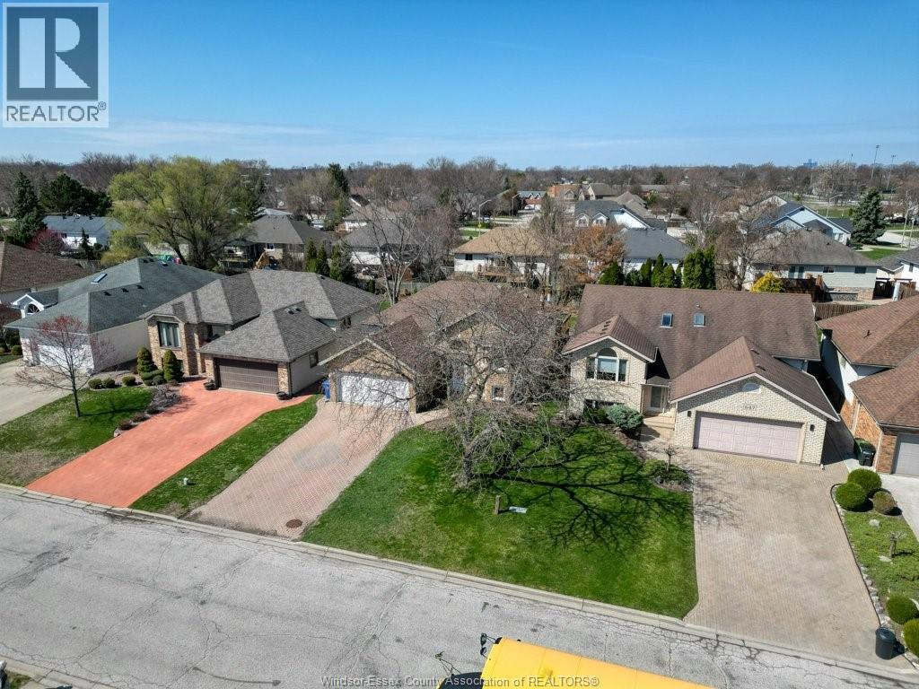 655 Michael Drive, Tecumseh, Ontario  N8N 4N2 - Photo 5 - 26007190