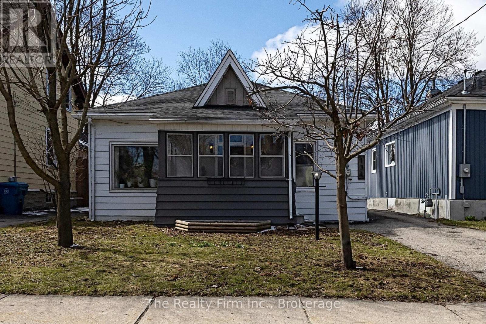 134 Well Street, Stratford, Ontario  N5A 4M1 - Photo 2 - X12980804