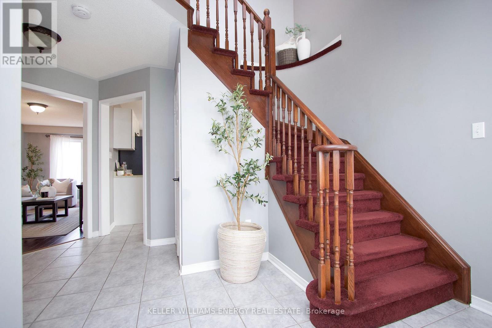 38 Hutton Place, Clarington, Ontario  L1C 5K1 - Photo 4 - E12980740