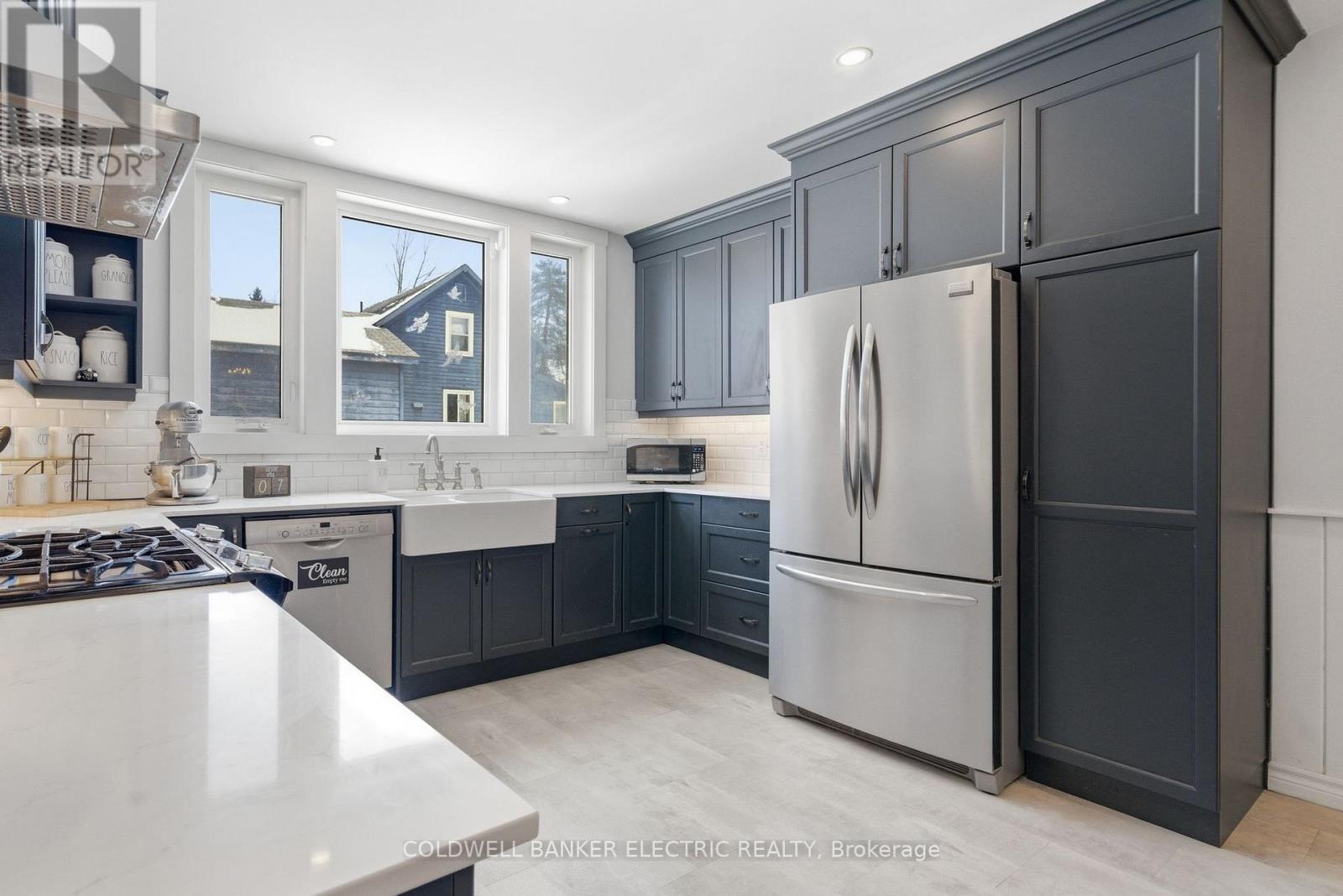 36 Ermatinger Street, Selwyn, Ontario K0L 2H0 - Photo 18 - X12980838