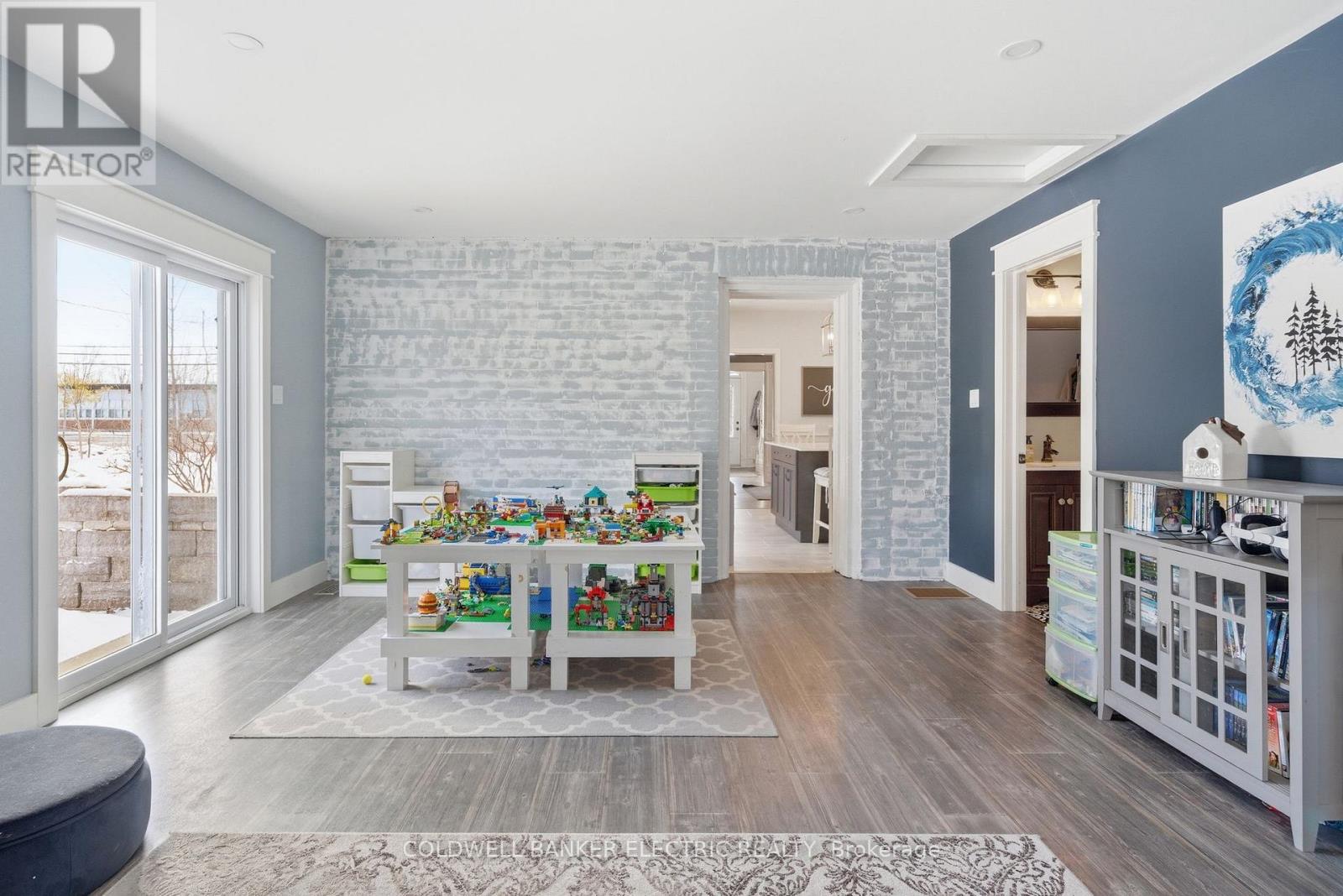 36 Ermatinger Street, Selwyn, Ontario K0L 2H0 - Photo 25 - X12980838