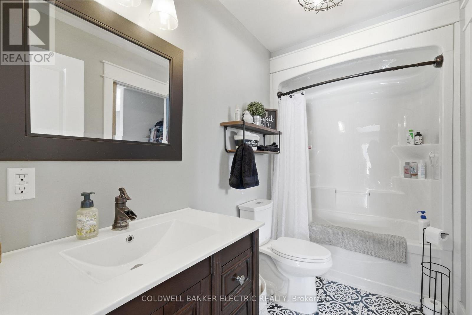 36 Ermatinger Street, Selwyn, Ontario K0L 2H0 - Photo 33 - X12980838