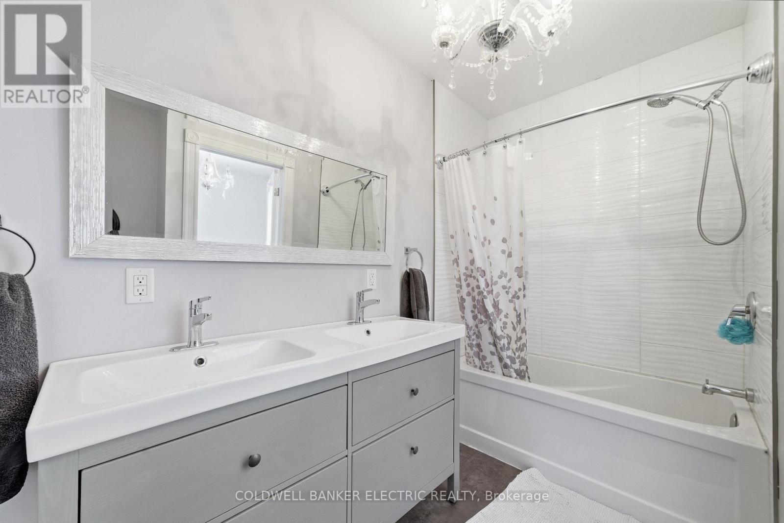 36 Ermatinger Street, Selwyn, Ontario K0L 2H0 - Photo 37 - X12980838