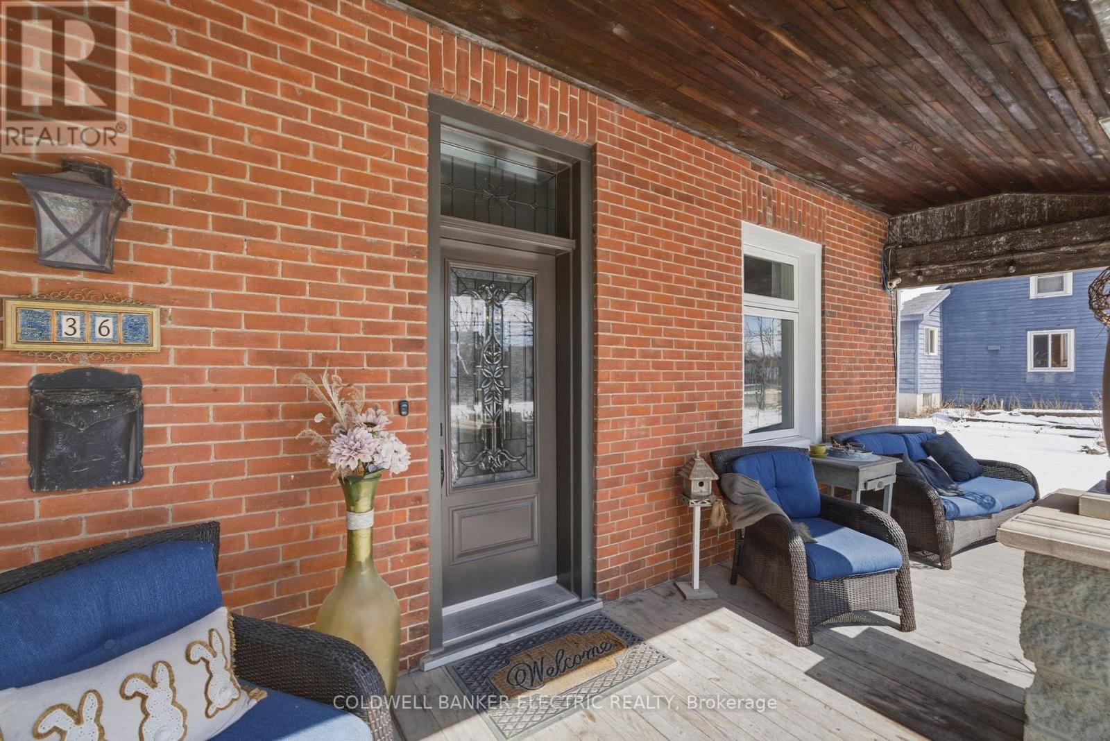 36 Ermatinger Street, Selwyn, Ontario K0L 2H0 - Photo 4 - X12980838