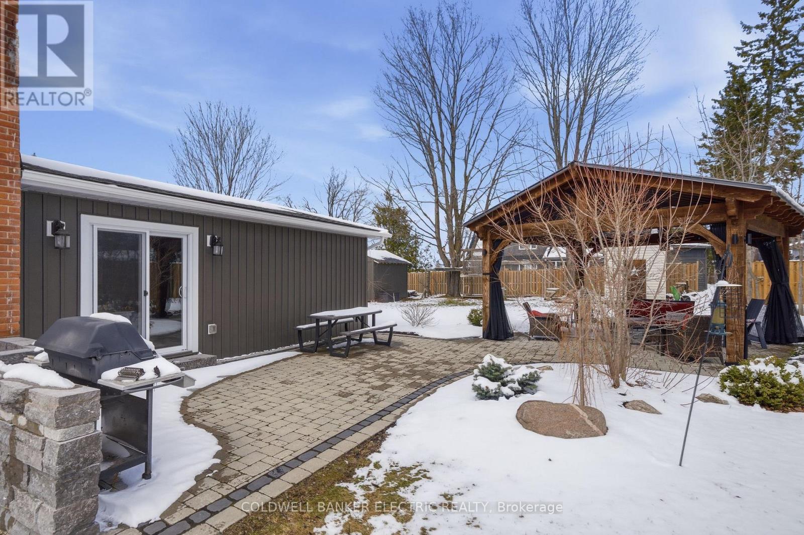 36 Ermatinger Street, Selwyn, Ontario K0L 2H0 - Photo 41 - X12980838