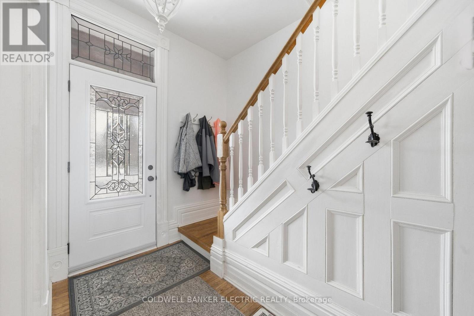 36 Ermatinger Street, Selwyn, Ontario K0L 2H0 - Photo 6 - X12980838