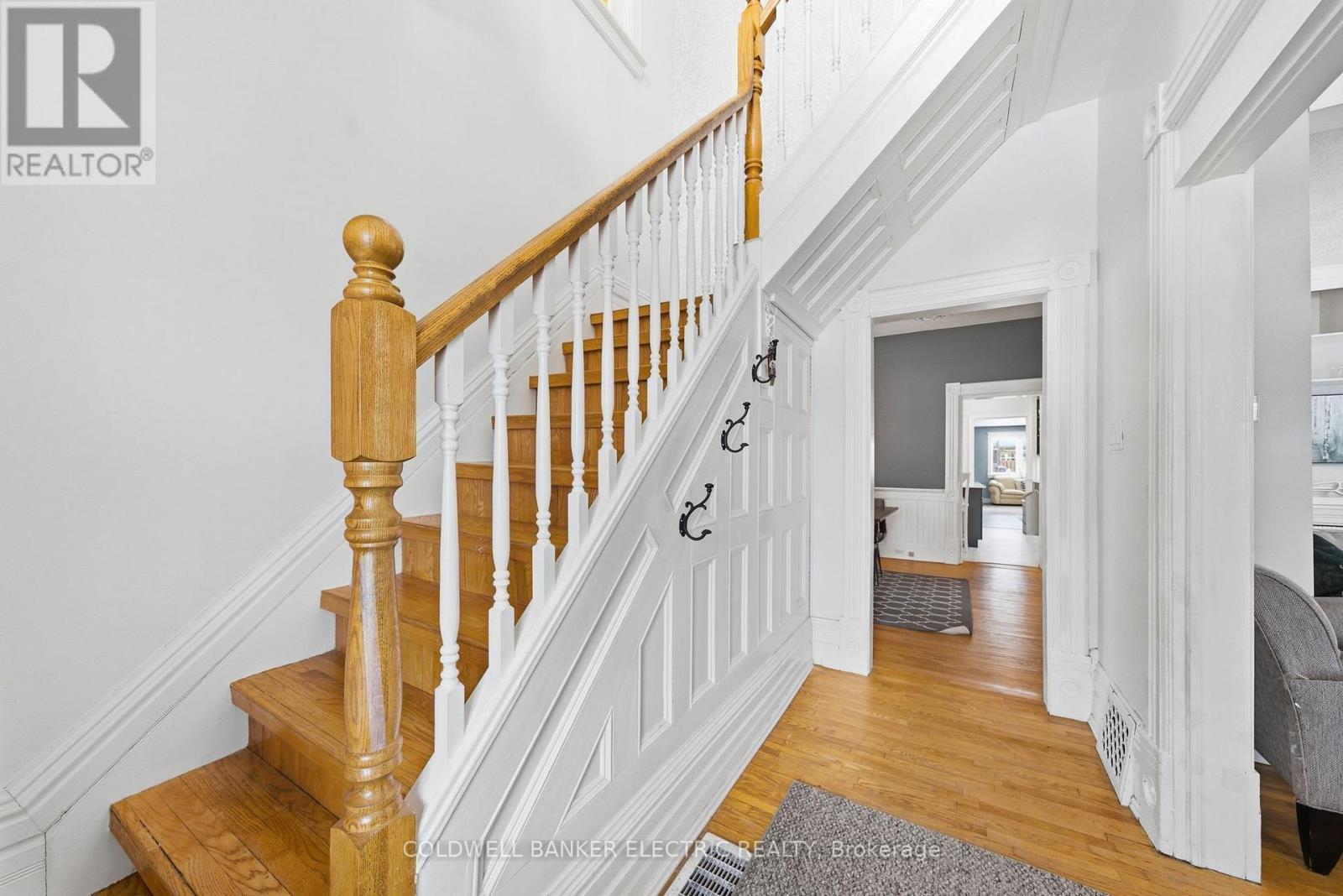 36 Ermatinger Street, Selwyn, Ontario K0L 2H0 - Photo 7 - X12980838