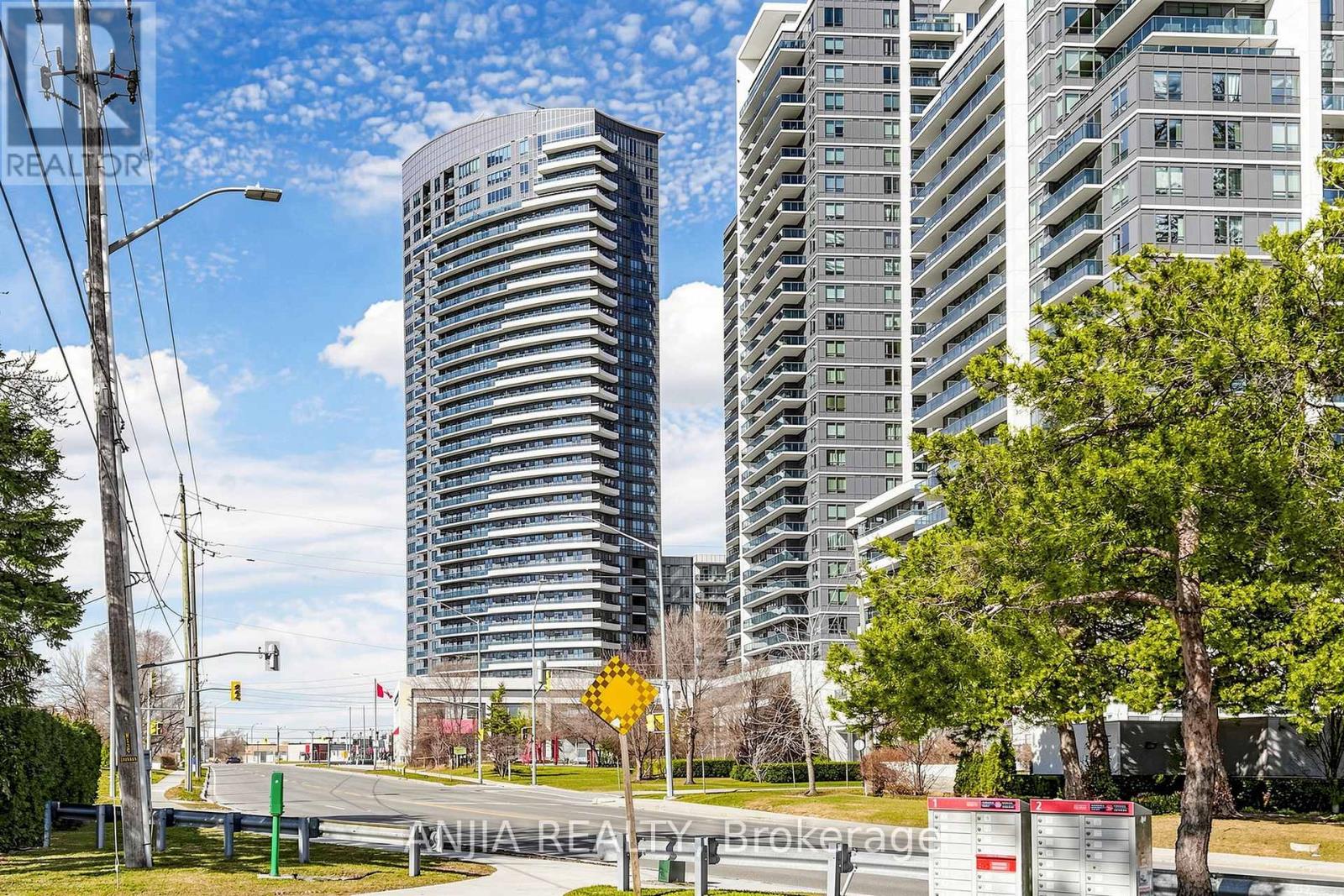 331 - 7161 Yonge Street, Markham, Ontario  L3T 0C8 - Photo 2 - N12965240