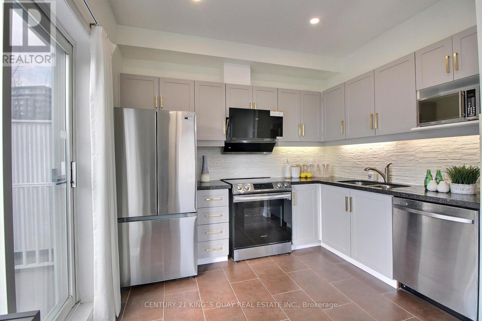 40 Leitchcroft Crescent, Markham, Ontario  L3T 7W1 - Photo 13 - N12978996