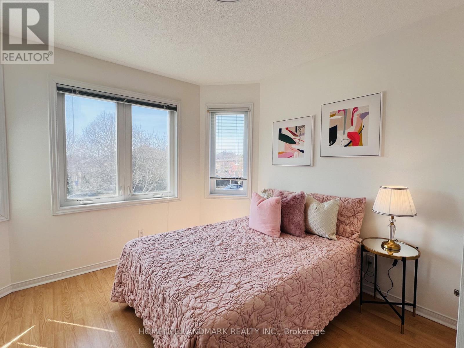 887 College Manor Drive, Newmarket, Ontario  L3Y 8G9 - Photo 12 - N12980712