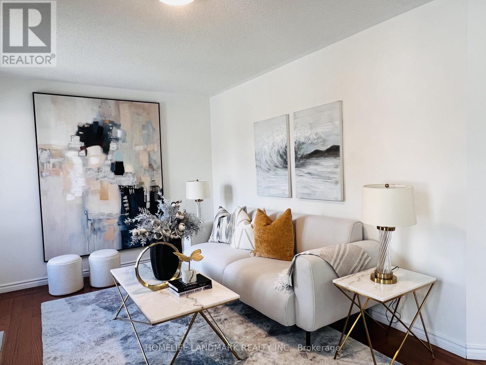 887 College Manor Drive, Newmarket, Ontario  L3Y 8G9 - Photo 5 - N12980712