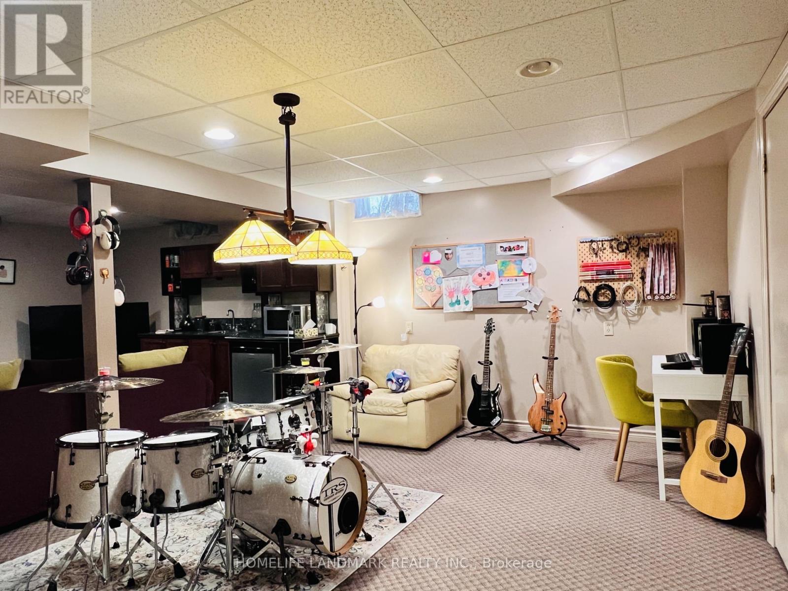 887 College Manor Drive, Newmarket, Ontario  L3Y 8G9 - Photo 17 - N12980712