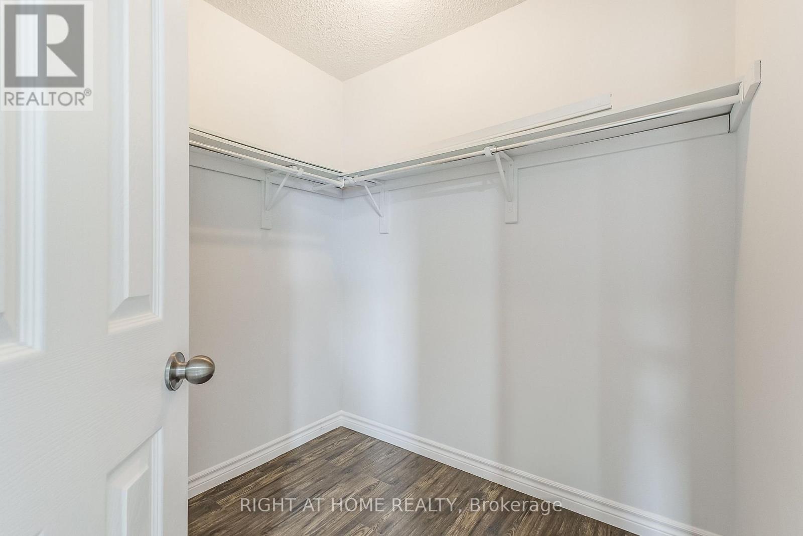 36 Mapleshade Drive, Brampton, Ontario  L7A 1J1 - Photo 33 - W12809796