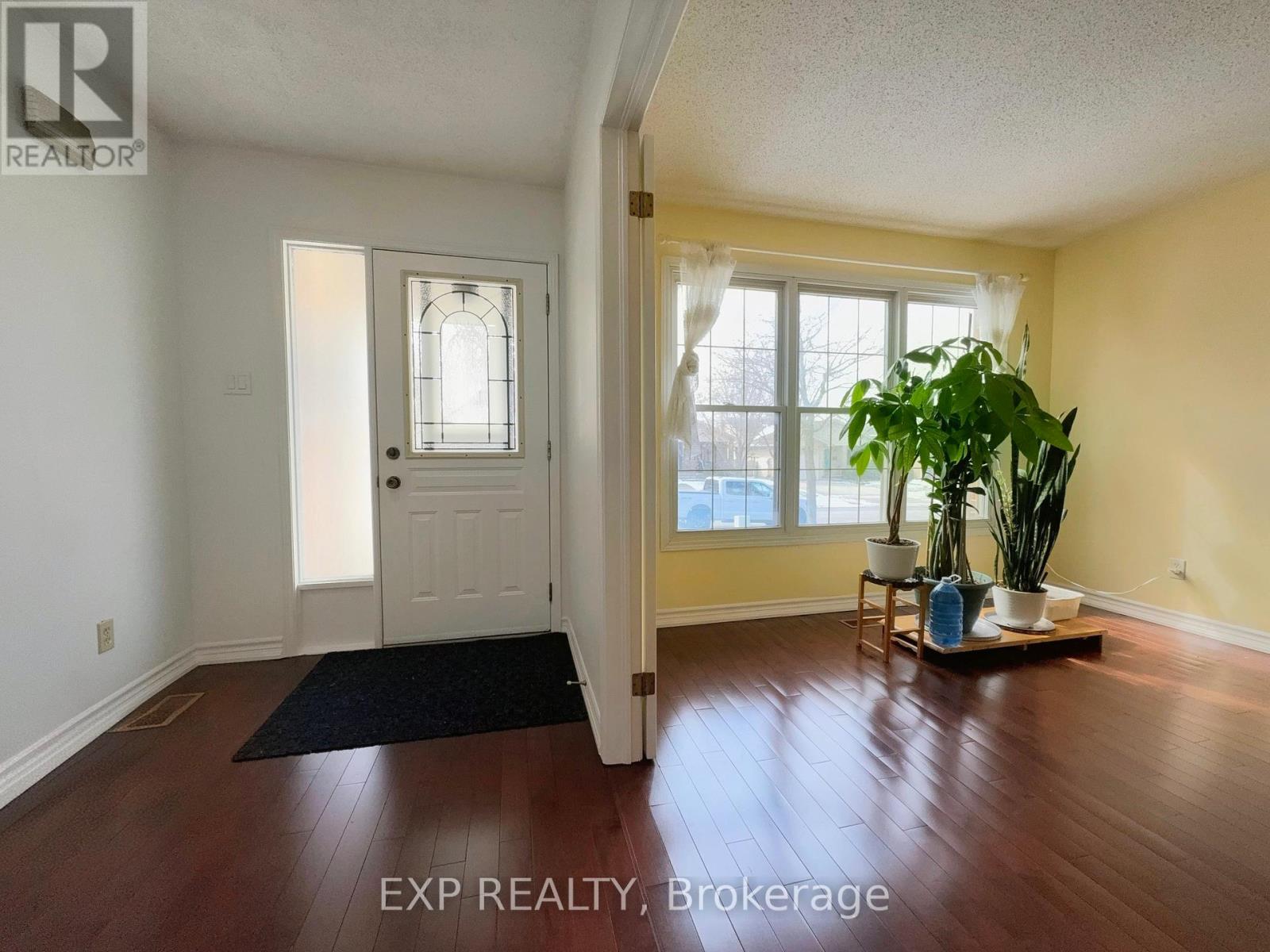 173 Ashley Crescent, London South, Ontario  N6E 3R1 - Photo 3 - X12980732