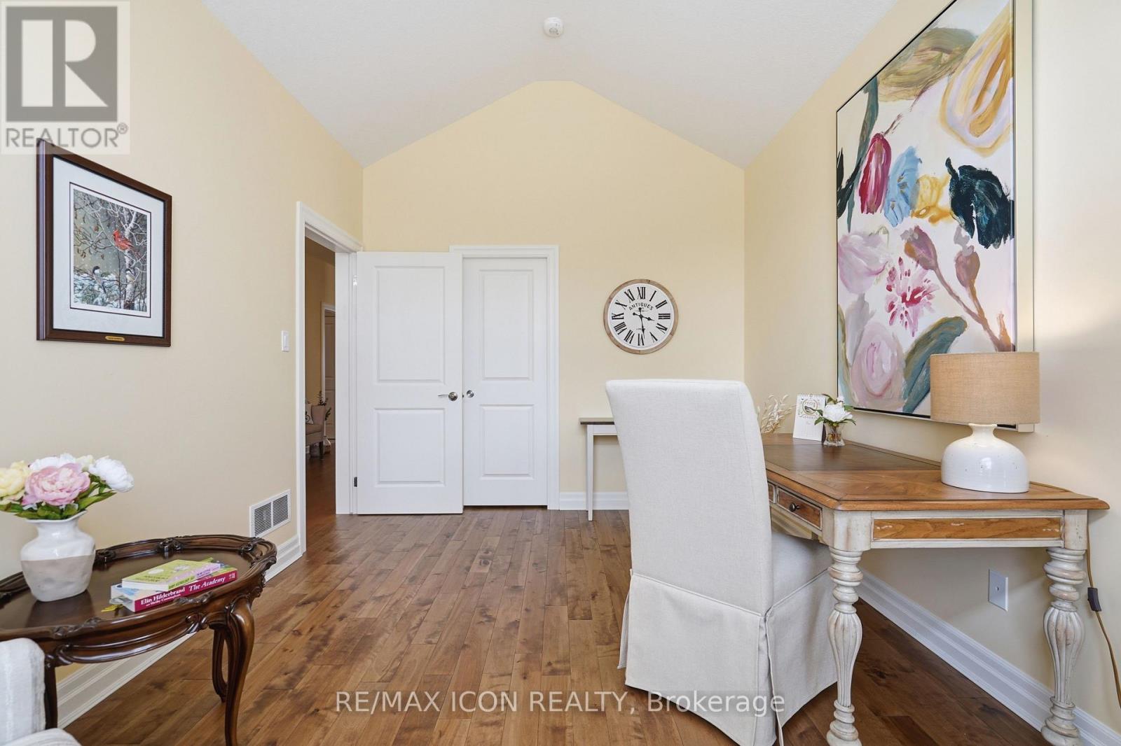 725 Eagletrace Drive, London North, Ontario  N6G 0J7 - Photo 11 - X12980848