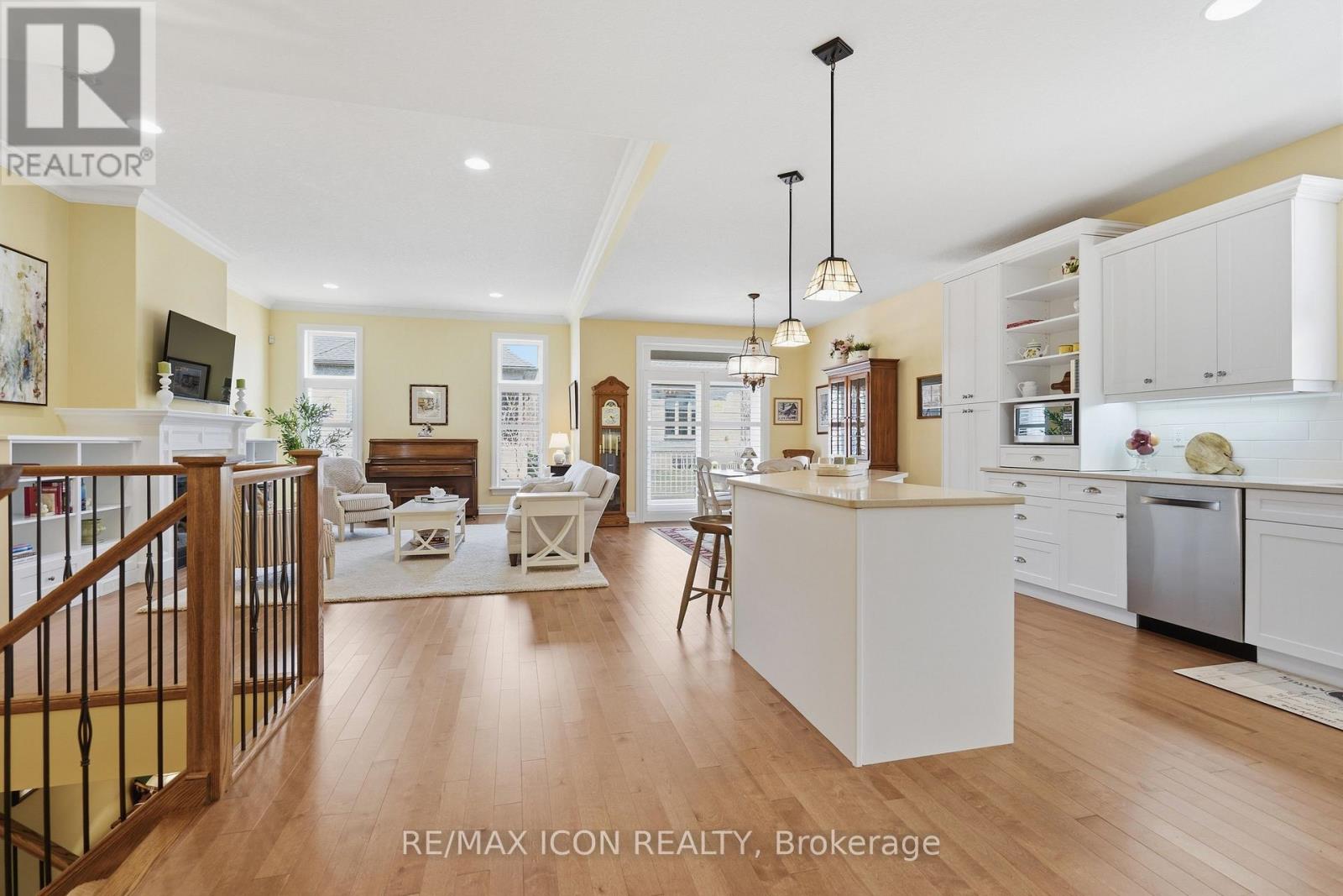 725 Eagletrace Drive, London North, Ontario  N6G 0J7 - Photo 13 - X12980848