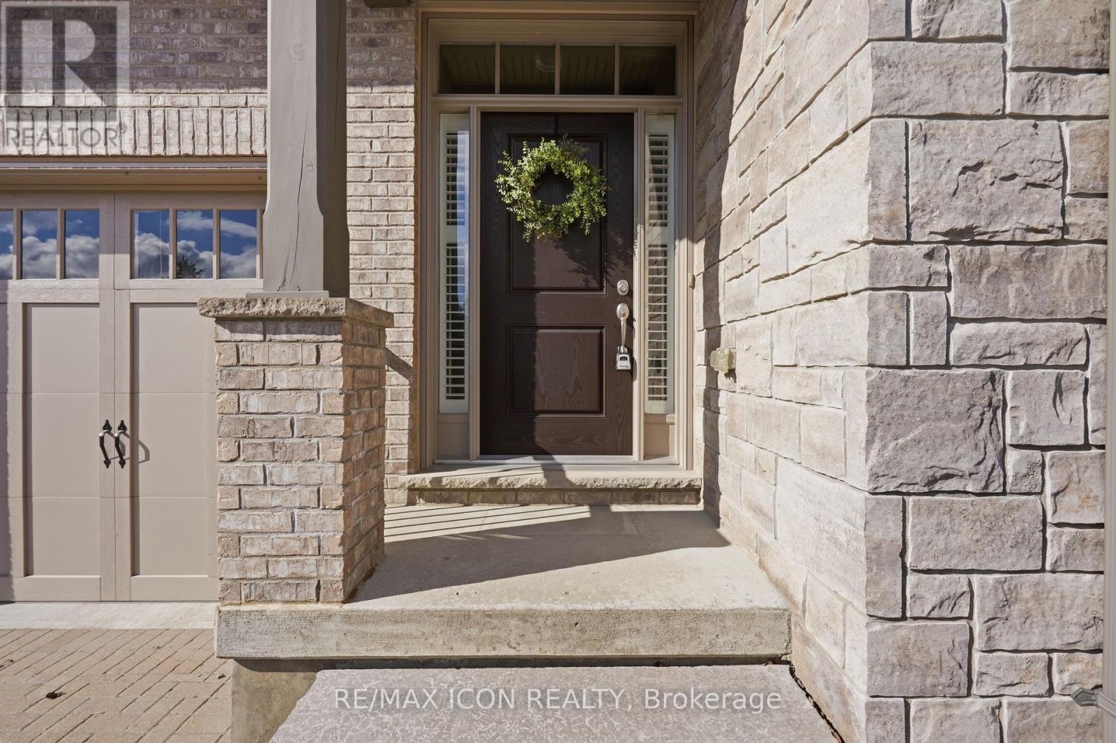 725 Eagletrace Drive, London North, Ontario  N6G 0J7 - Photo 4 - X12980848