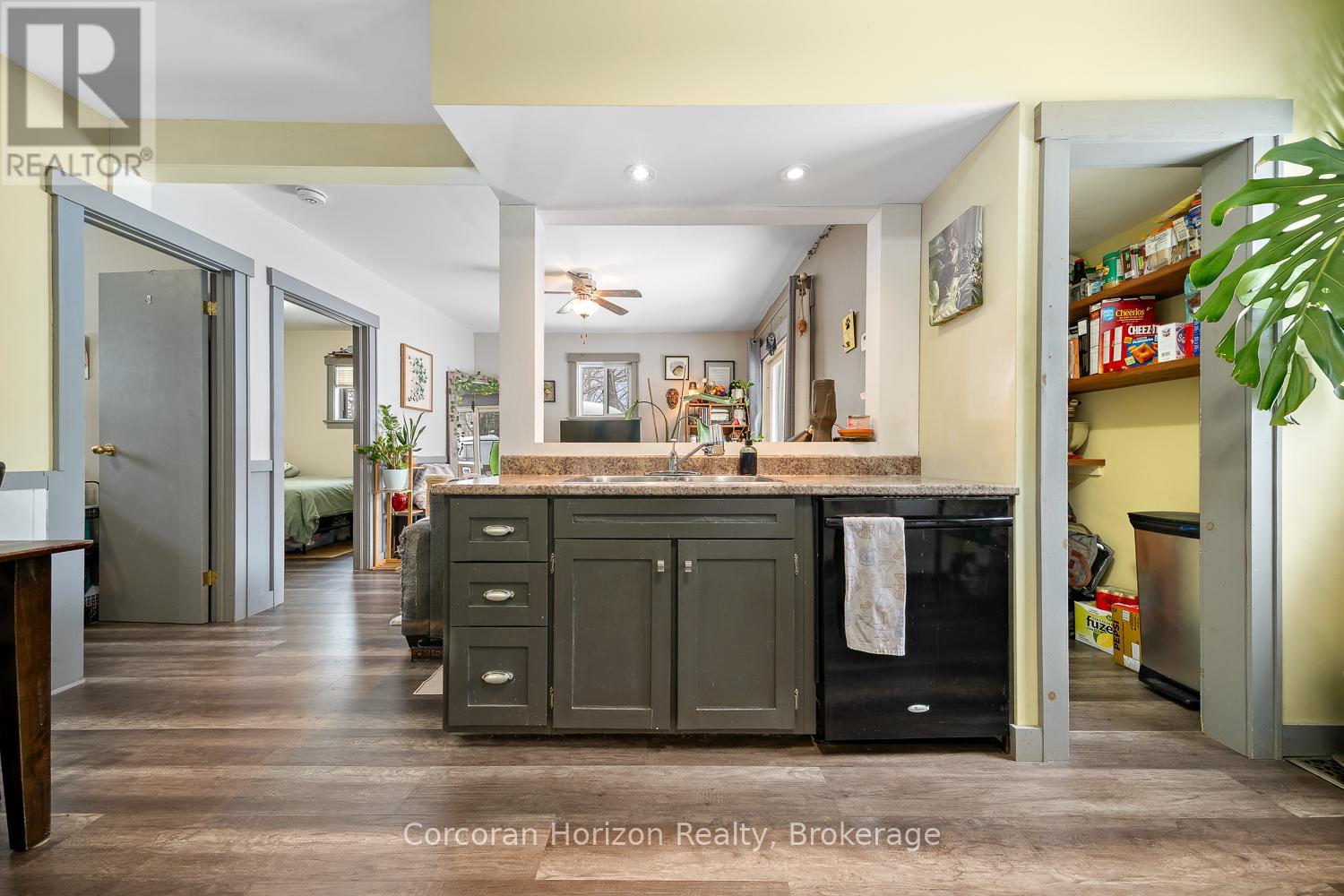 196 Main Street W, Huntsville, Ontario  P1H 1X9 - Photo 8 - X12980856