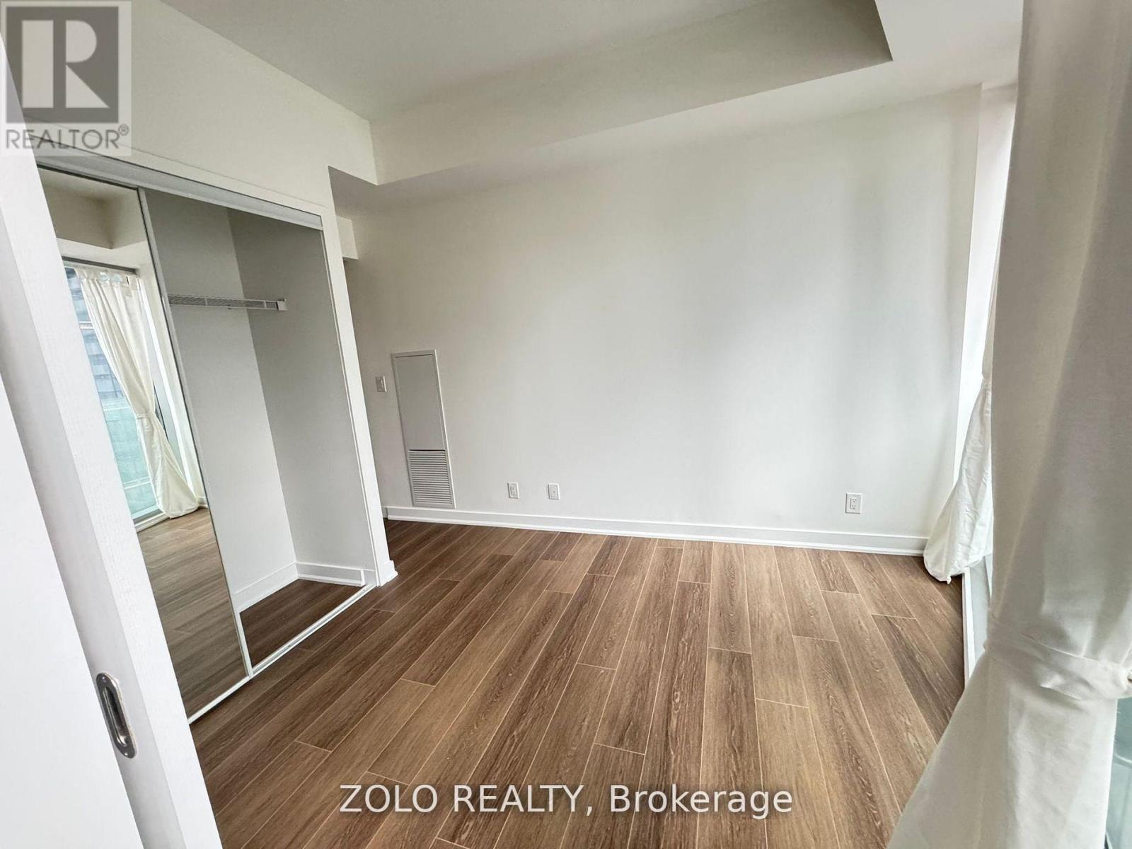 1211 - 14 York Street, Toronto, Ontario  M5J 2Z2 - Photo 9 - C12980786