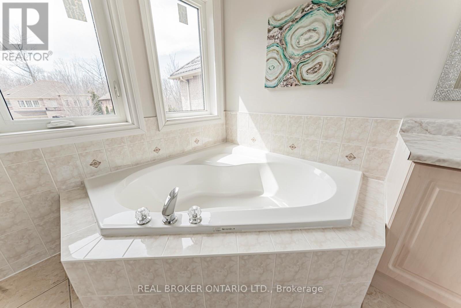 33 Kingshill Road, Richmond Hill, Ontario  L4E 4B1 - Photo 16 - N12980726