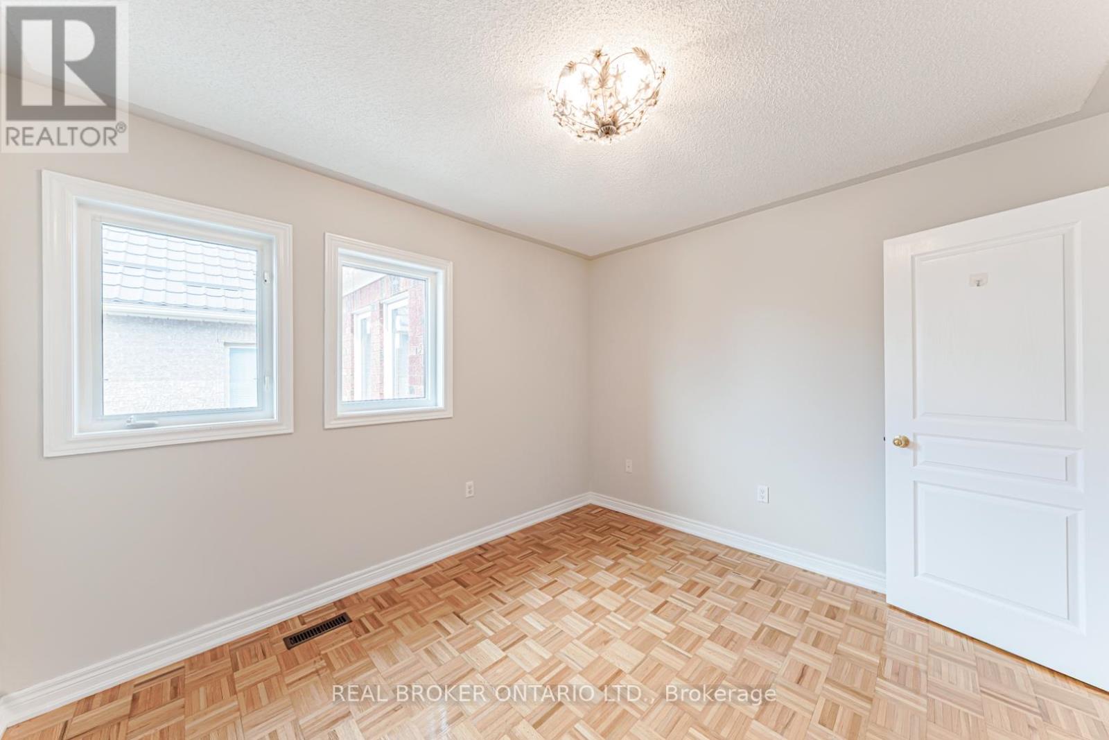 33 Kingshill Road, Richmond Hill, Ontario  L4E 4B1 - Photo 19 - N12980726