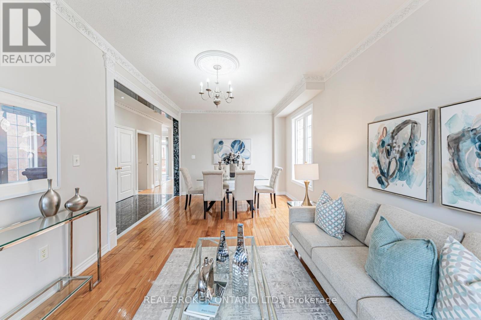 33 Kingshill Road, Richmond Hill, Ontario  L4E 4B1 - Photo 2 - N12980726