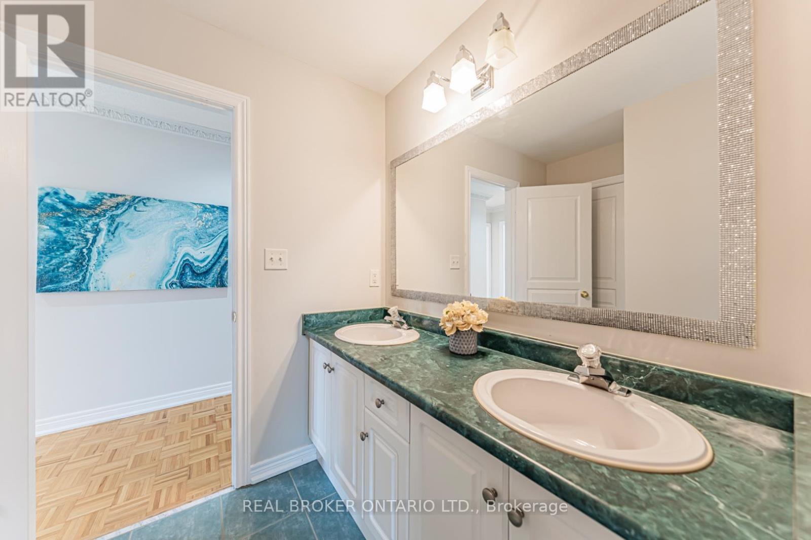 33 Kingshill Road, Richmond Hill, Ontario  L4E 4B1 - Photo 24 - N12980726