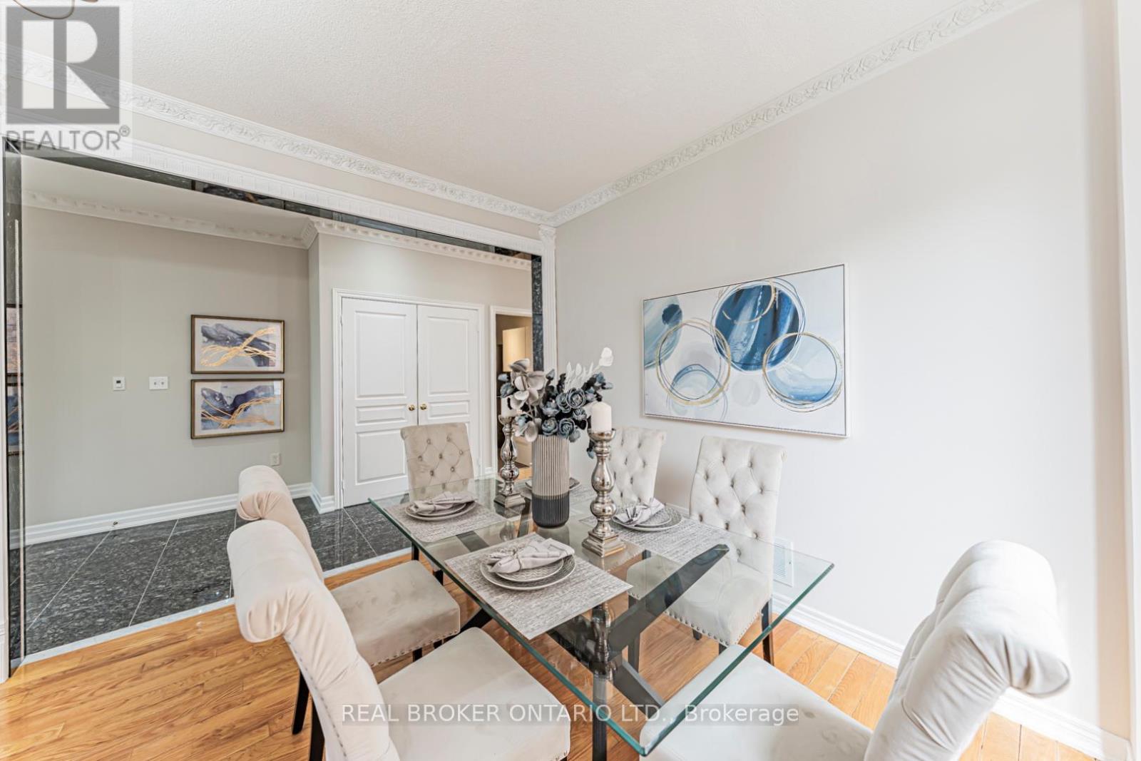 33 Kingshill Road, Richmond Hill, Ontario  L4E 4B1 - Photo 4 - N12980726