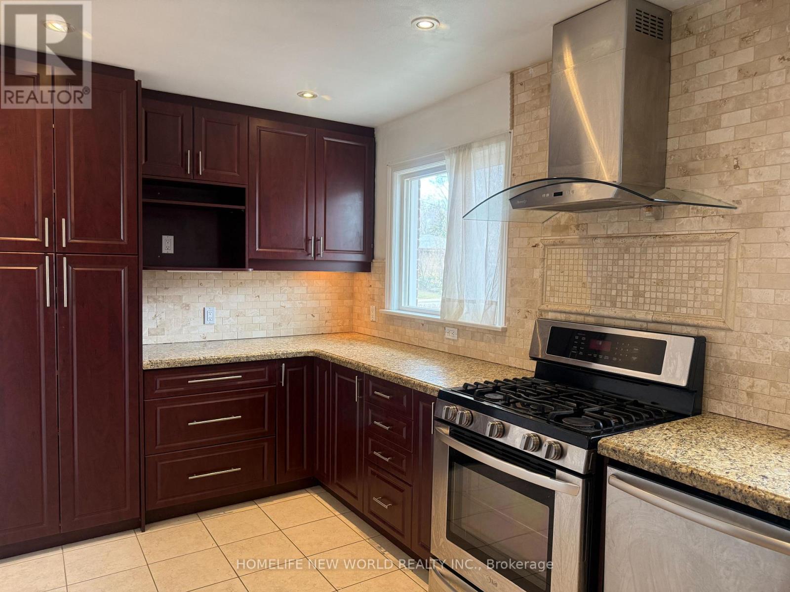 Main Fl - 428 Palmer Avenue, Richmond Hill, Ontario  L4C 1R1 - Photo 14 - N12980778