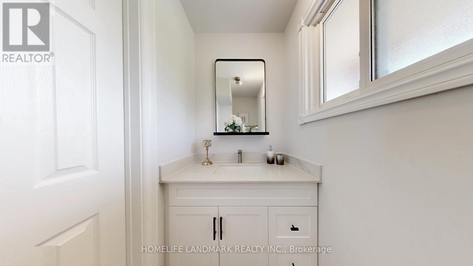 20573 Yonge Street, East Gwillimbury, Ontario  L3Y 4V8 - Photo 19 - N12980782