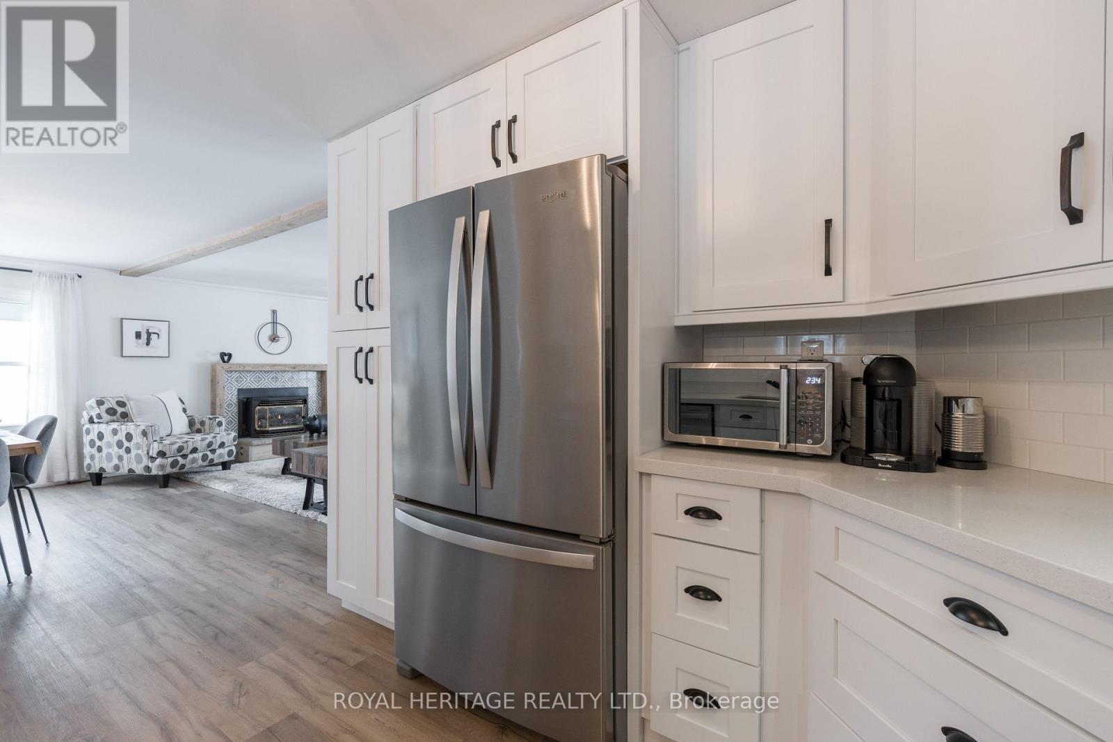 104 Linden Lane, Innisfil, Ontario  L9S 1N4 - Photo 10 - N12980788