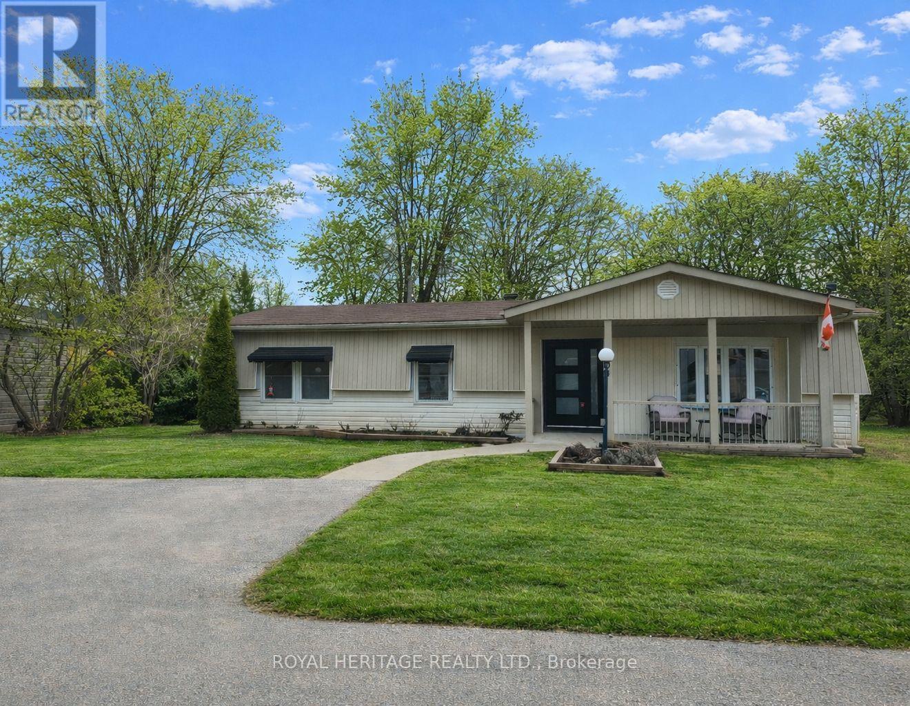 104 Linden Lane, Innisfil, Ontario  L9S 1N4 - Photo 2 - N12980788