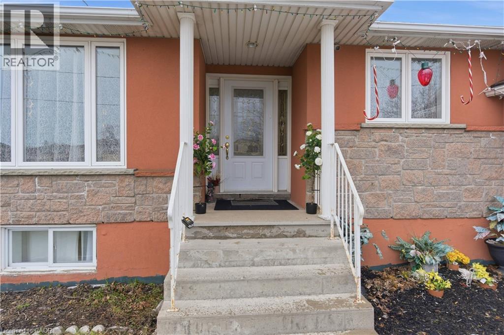 916 Stone Church Road E, Hamilton, Ontario  L8W 1B1 - Photo 3 - 40806049