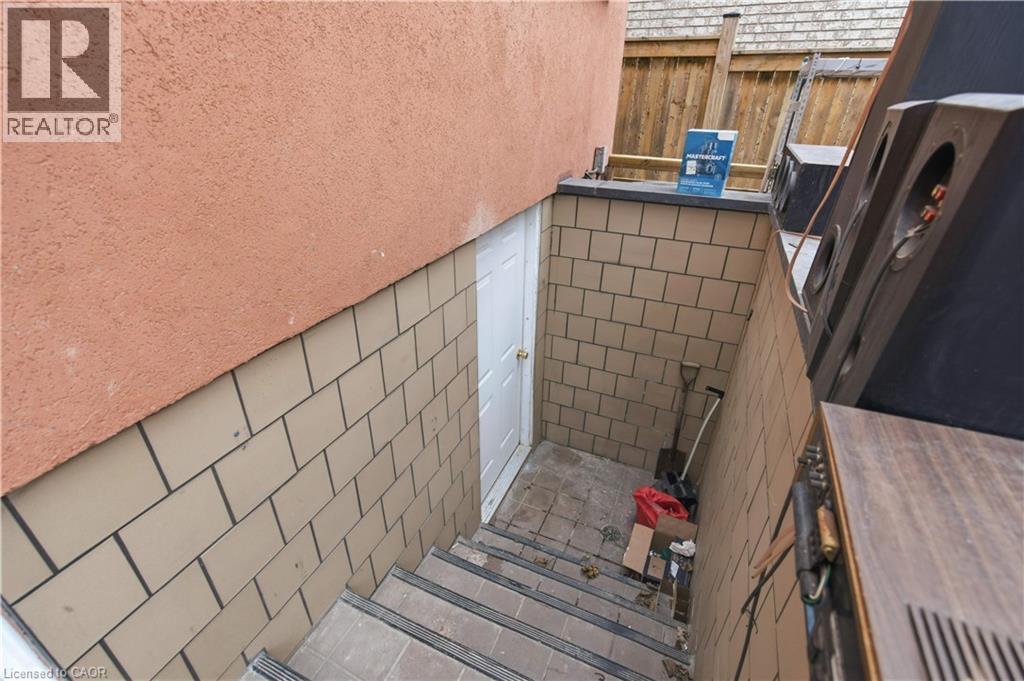 916 Stone Church Road E, Hamilton, Ontario  L8W 1B1 - Photo 29 - 40806049