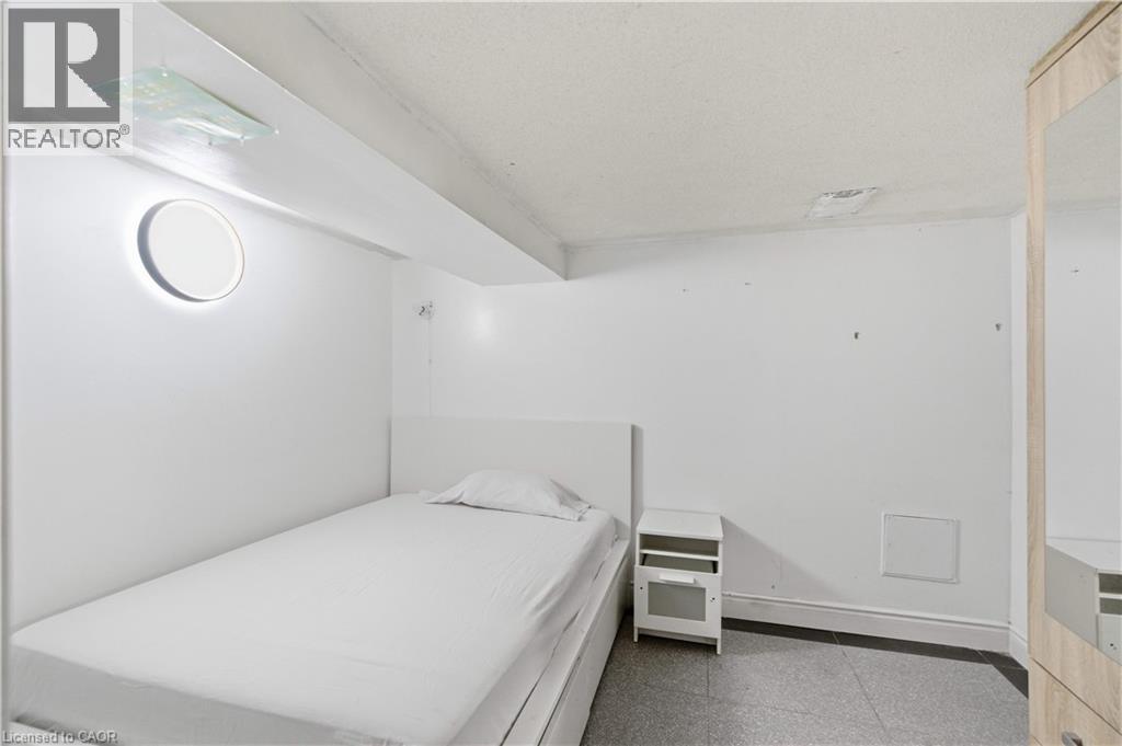 916 Stone Church Road E, Hamilton, Ontario  L8W 1B1 - Photo 28 - 40806049