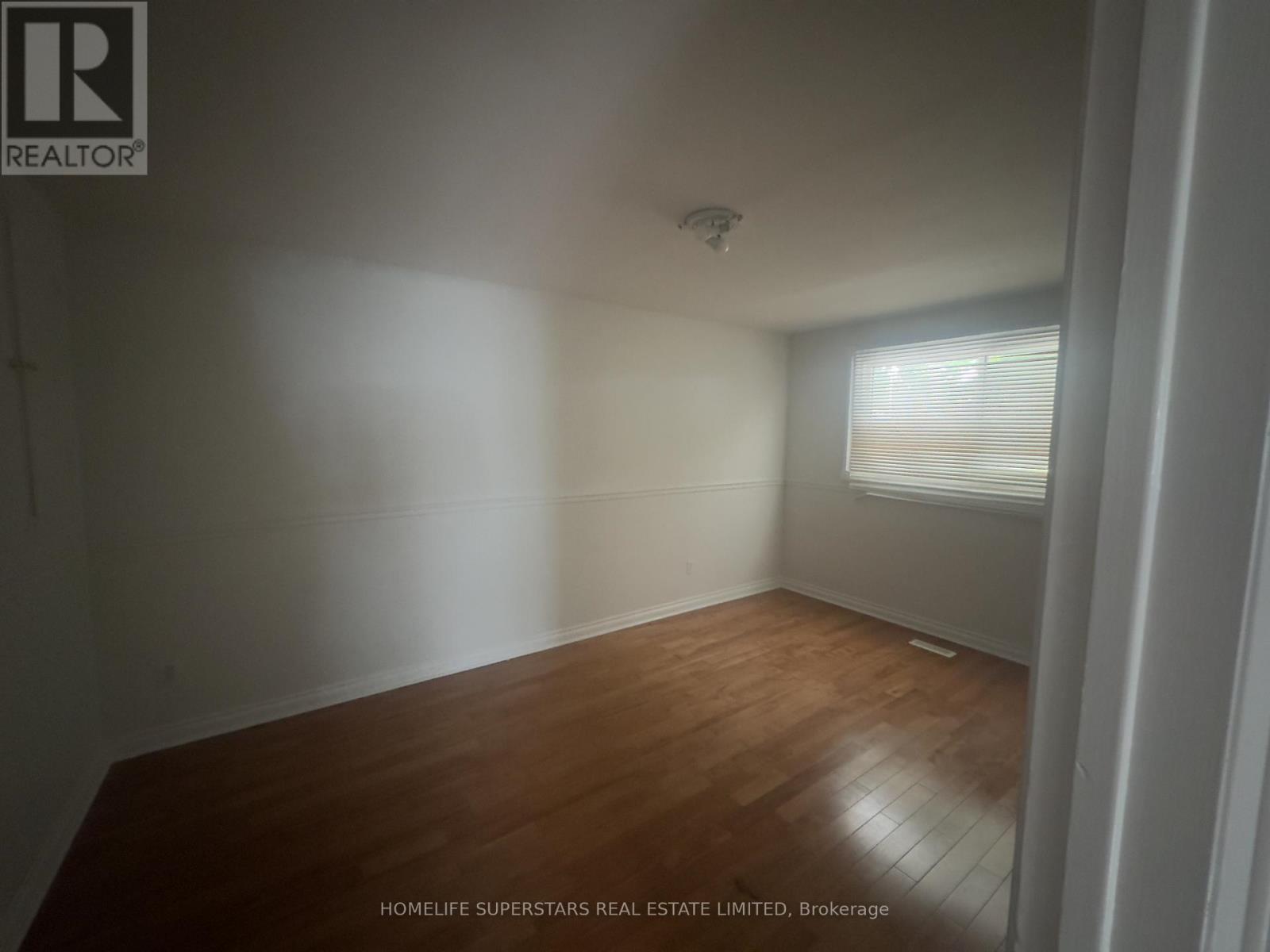 Main - 215 Archdekin Drive, Brampton, Ontario  L6V 1Y8 - Photo 7 - W12980734