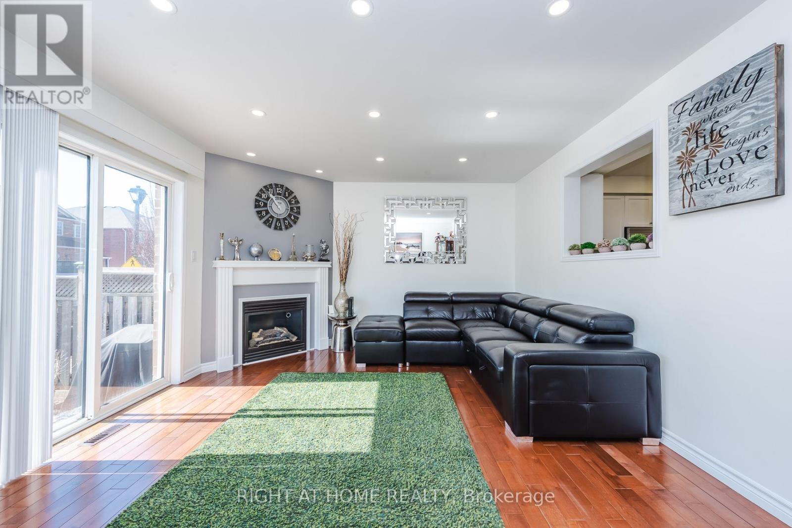 1268 Newell Street, Milton, Ontario  L9T 6C2 - Photo 15 - W12980750