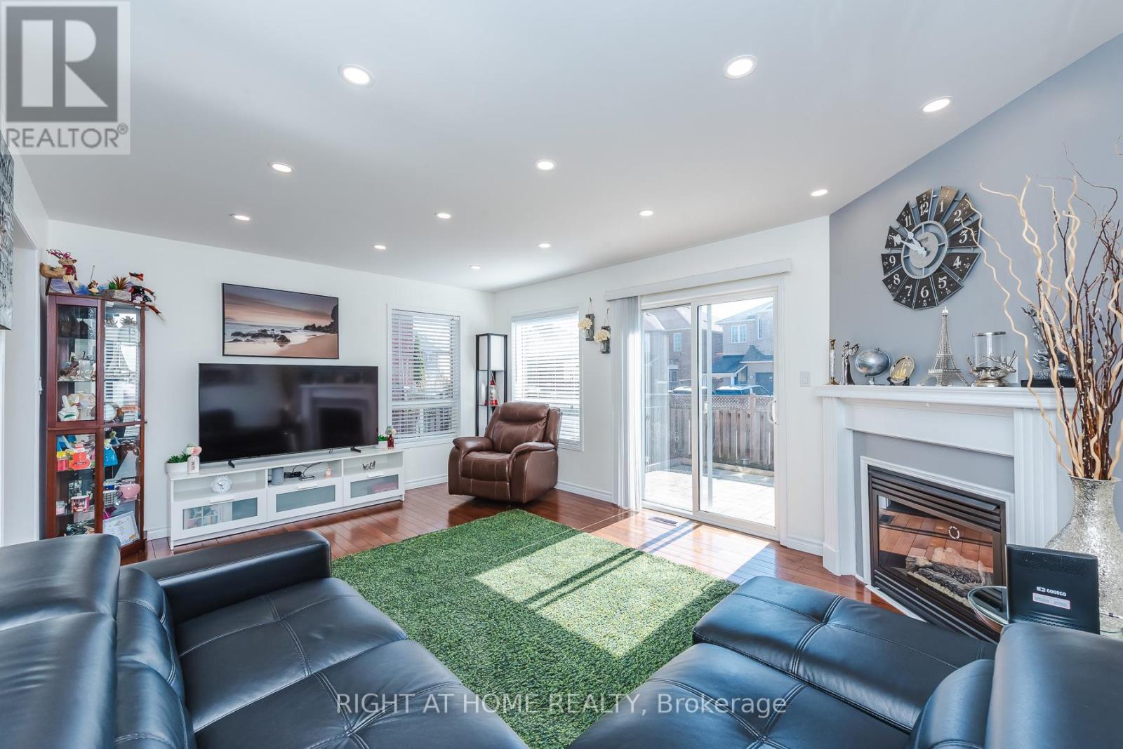 1268 Newell Street, Milton, Ontario  L9T 6C2 - Photo 16 - W12980750