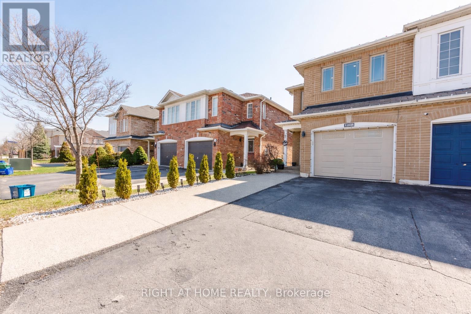 1268 Newell Street, Milton, Ontario  L9T 6C2 - Photo 2 - W12980750