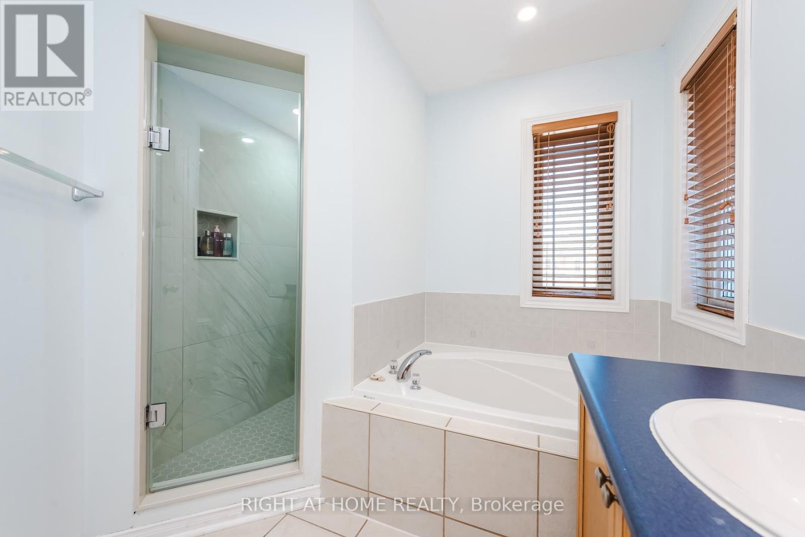 1268 Newell Street, Milton, Ontario  L9T 6C2 - Photo 30 - W12980750