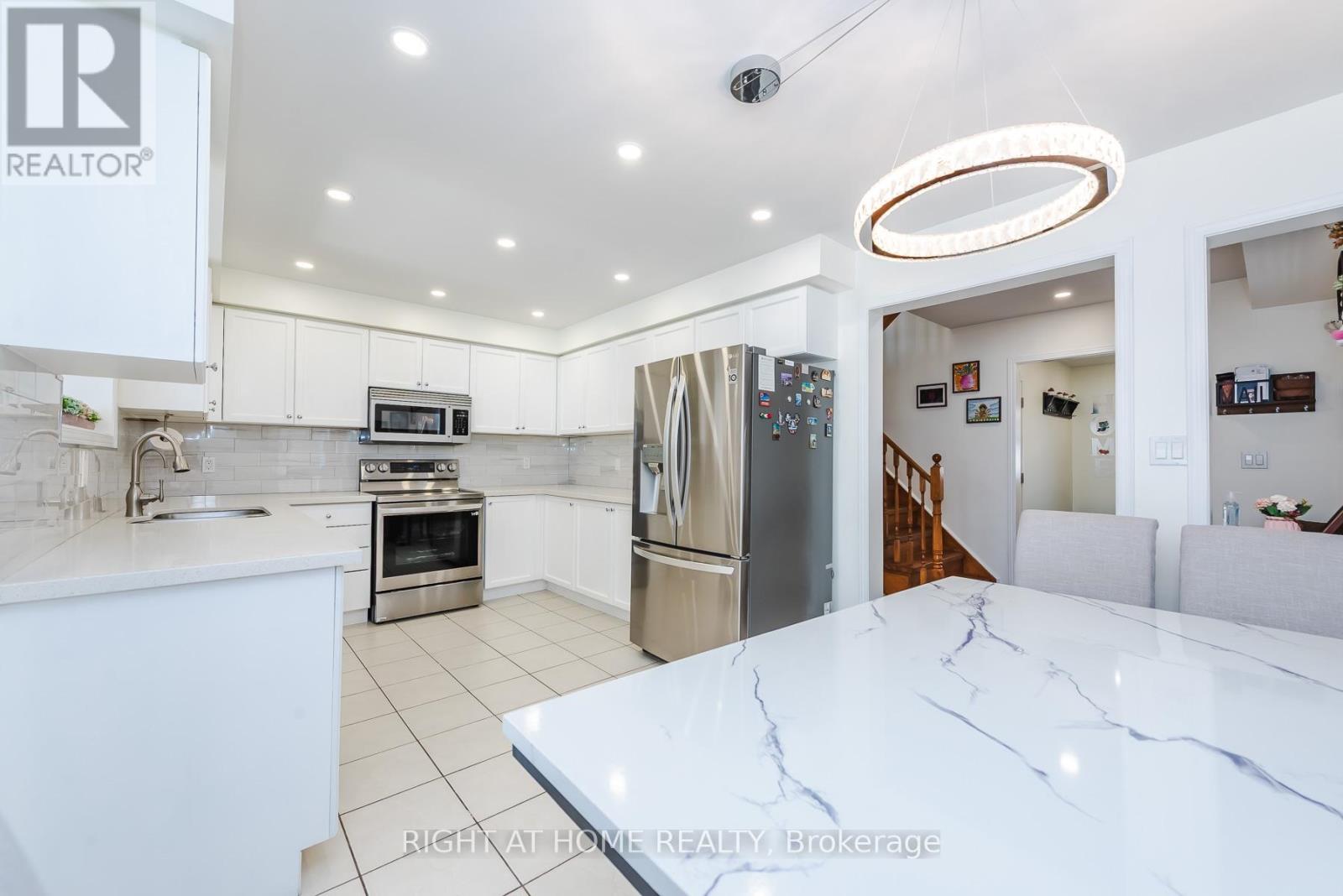 1268 Newell Street, Milton, Ontario  L9T 6C2 - Photo 9 - W12980750