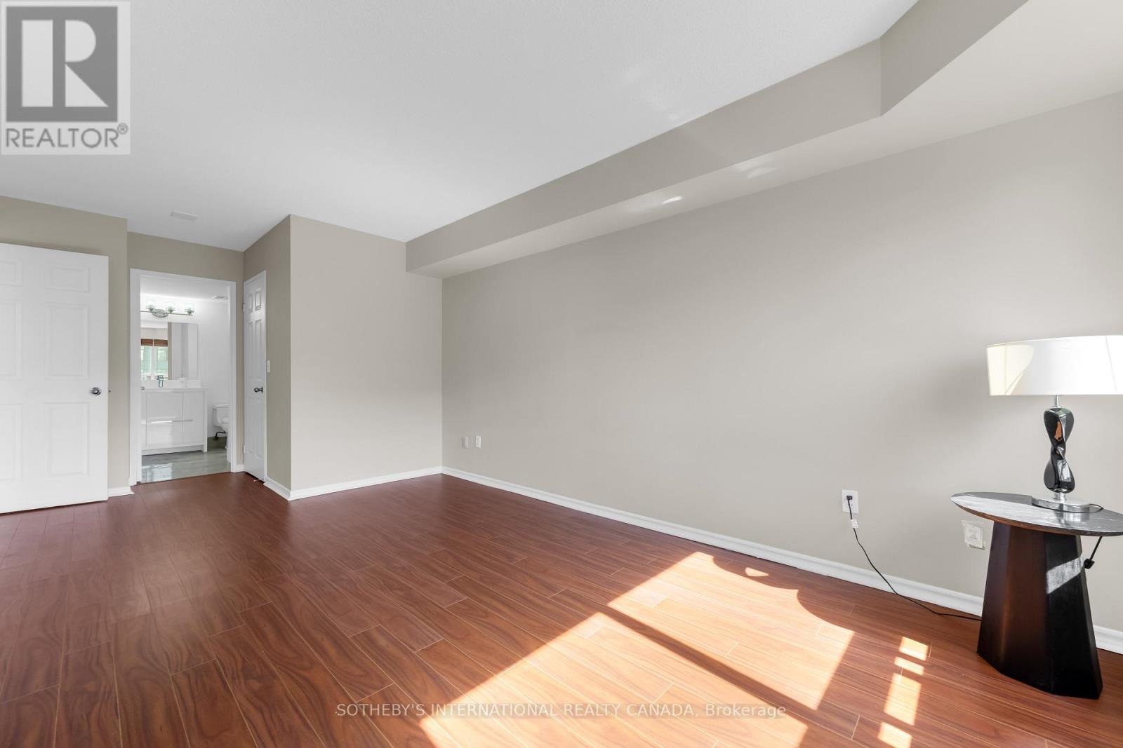 1411 - 325 Webb Drive, Mississauga, Ontario  L5B 3Z9 - Photo 10 - W12980756