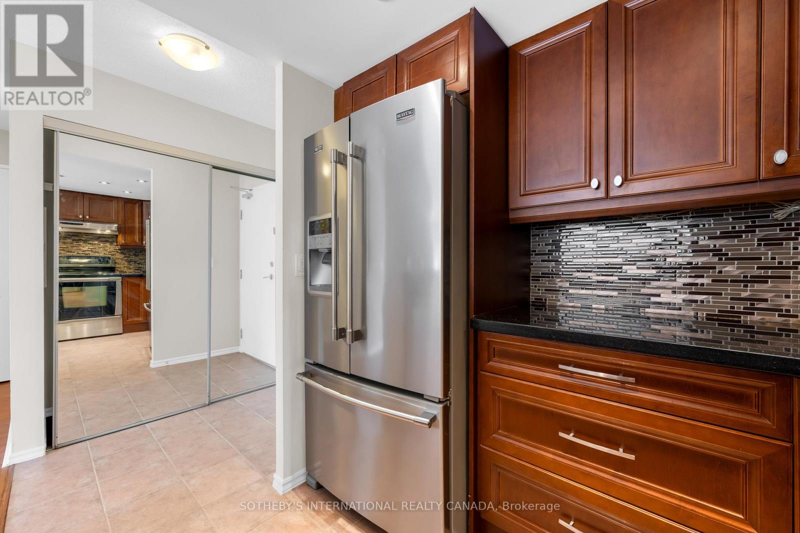 1411 - 325 Webb Drive, Mississauga, Ontario  L5B 3Z9 - Photo 12 - W12980756