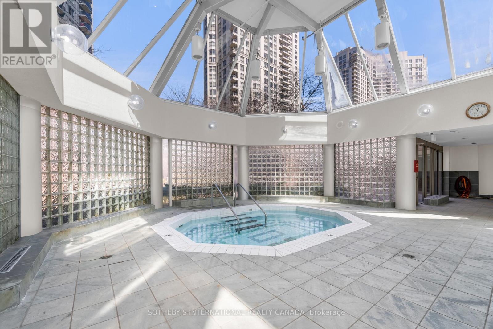 1411 - 325 Webb Drive, Mississauga, Ontario  L5B 3Z9 - Photo 20 - W12980756