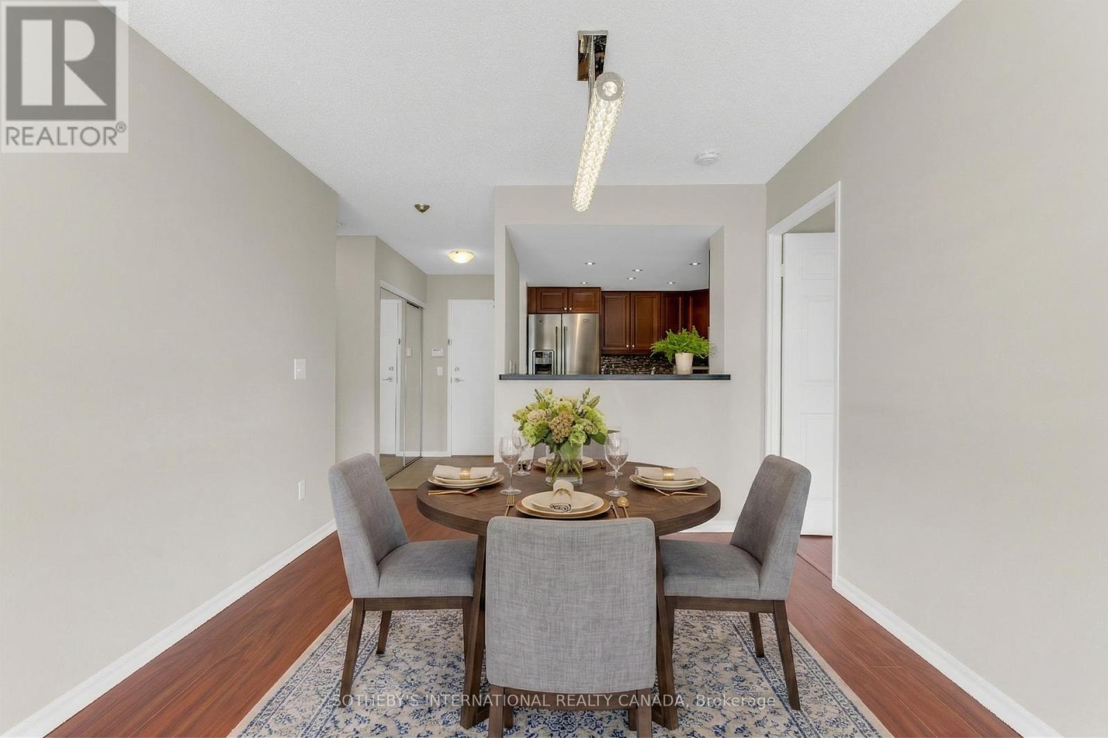 1411 - 325 Webb Drive, Mississauga, Ontario  L5B 3Z9 - Photo 4 - W12980756