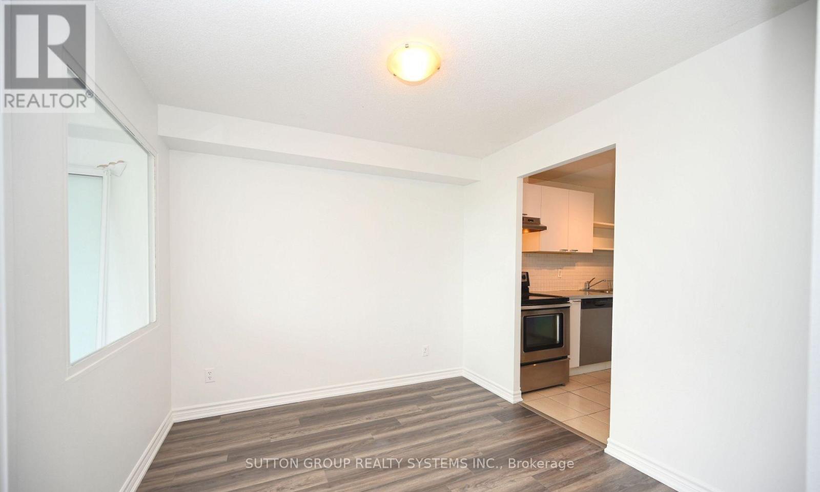 2114 - 115 Hillcrest Avenue, Mississauga, Ontario  L5B 3Y9 - Photo 11 - W12980792